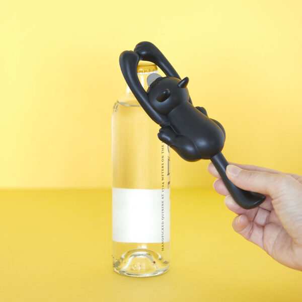 Abrebotellas gato negro
